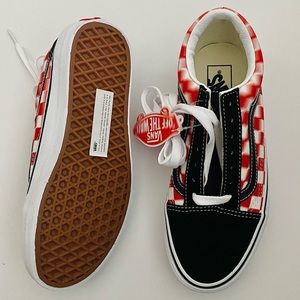 Vans NWT Woman’s 7.5